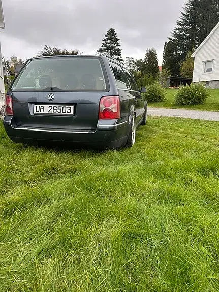 Volkswagen Passat 2003 photo 2