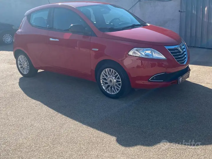 Lancia Ypsilon
