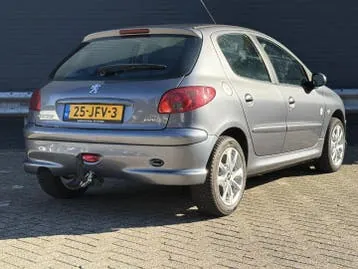 Peugeot 206 2009 photo 2