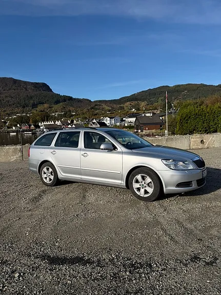 Skoda Octavia 2012 photo 4