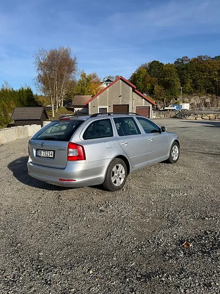 Skoda Octavia 2012 photo 5