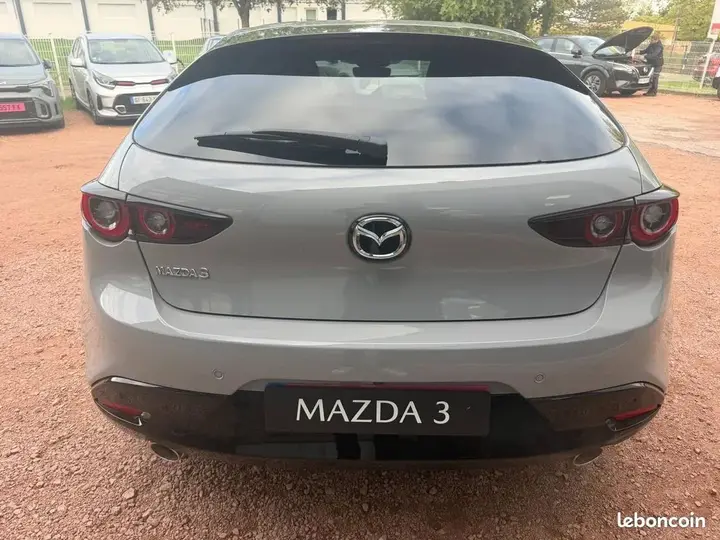 Mazda 3 2027 photo 4
