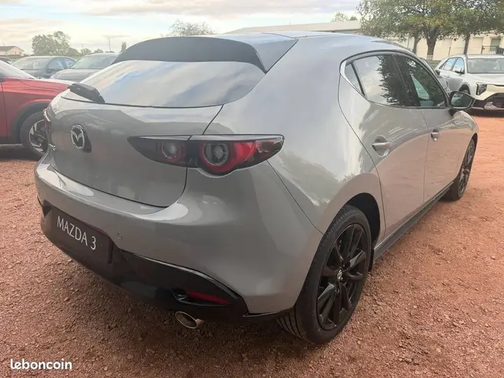 Mazda 3 2027 photo 3