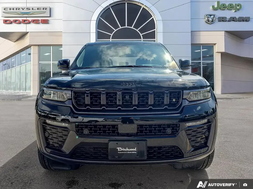 Jeep Grand Cherokee 2026 photo 3