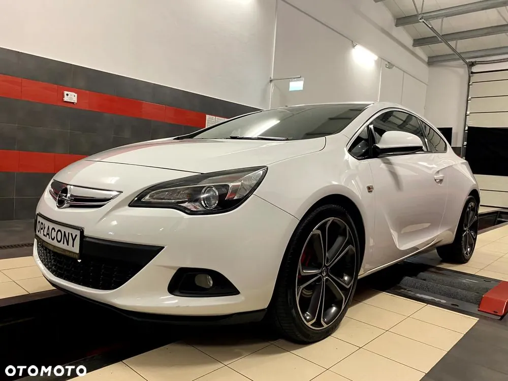 Opel Astra 2012 photo 3