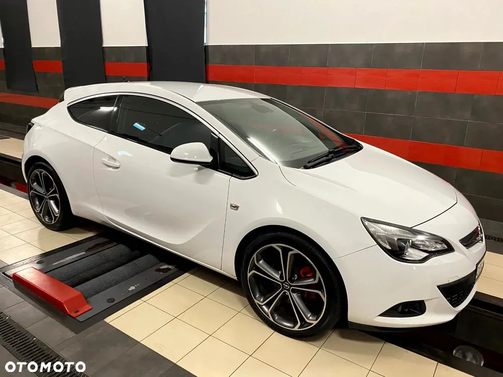 Opel Astra 2012 photo 5