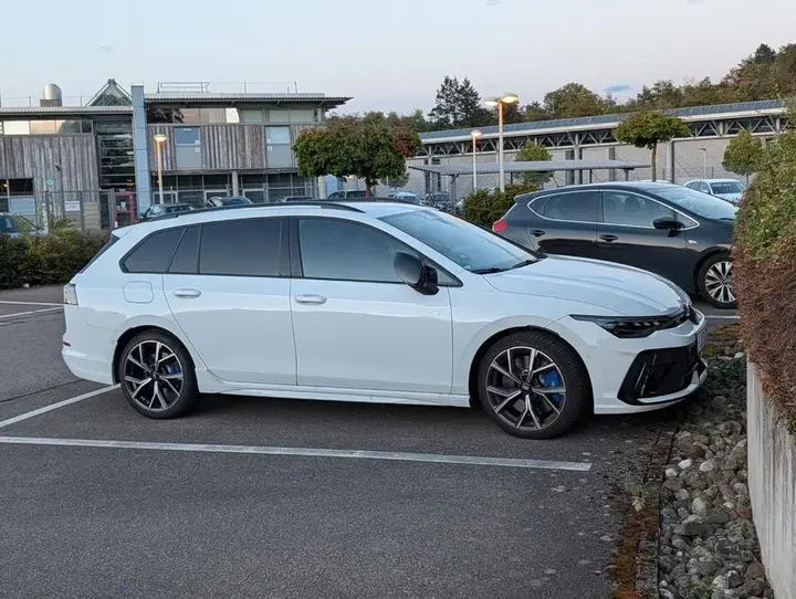Volkswagen Golf R Variant