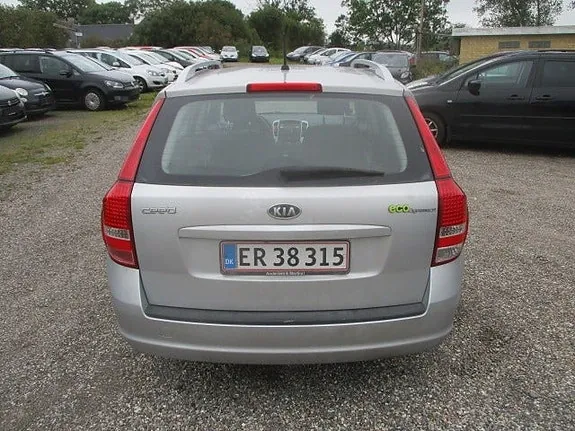 Kia Ceed 2009 photo 4