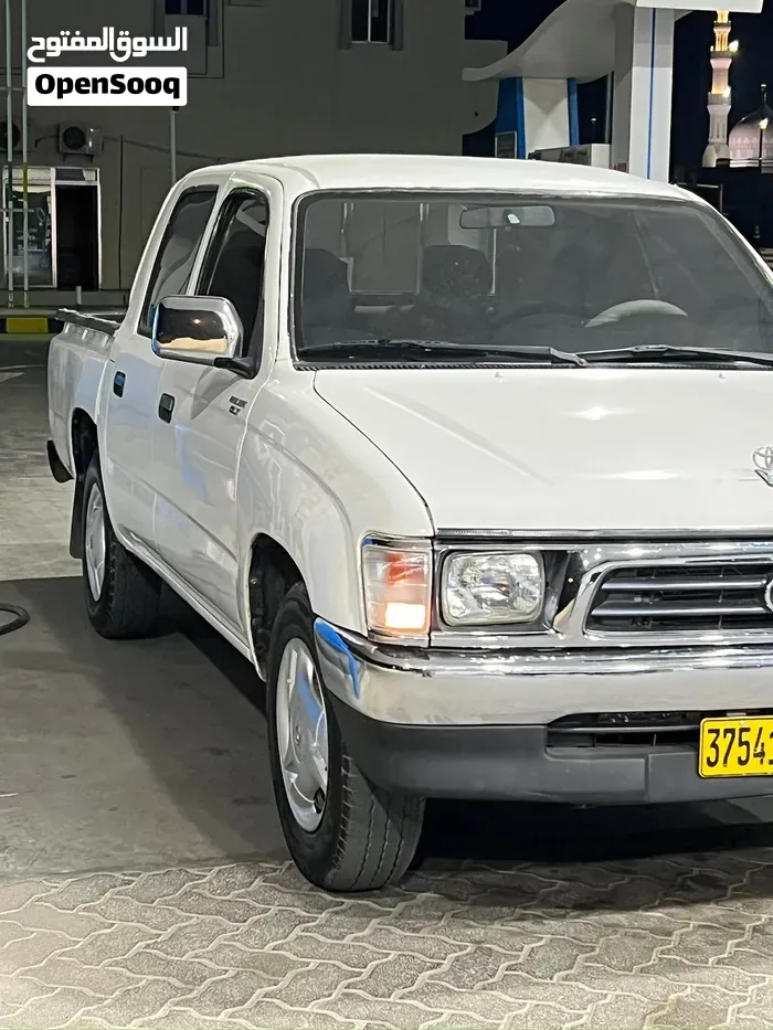 Toyota Hilux 1998 photo 3