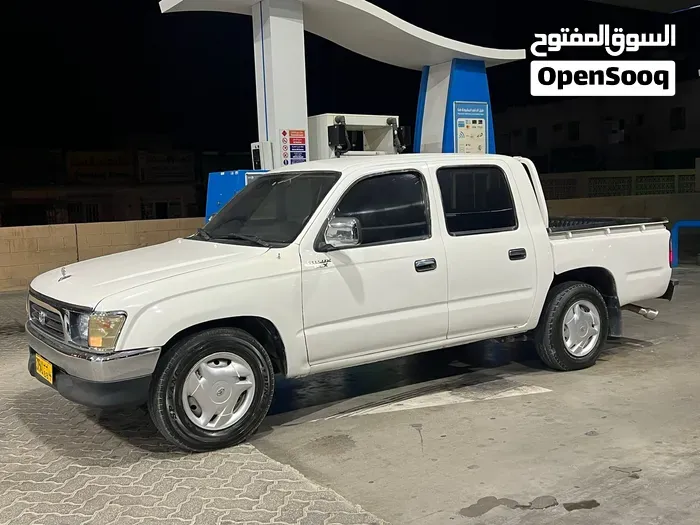 Toyota Hilux 1998 photo 2