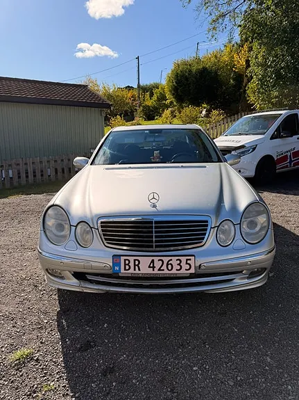 Mercedes-Benz E220 D 2006 photo 2