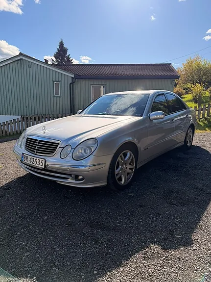 Mercedes-Benz E220 D 2006 photo 3