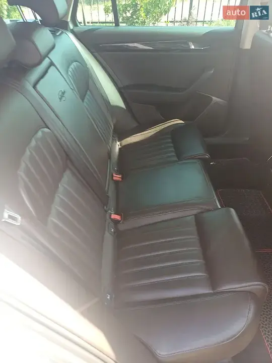 Skoda Superb 2017 photo 2