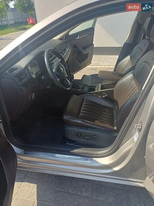 Skoda Superb 2017 photo 5