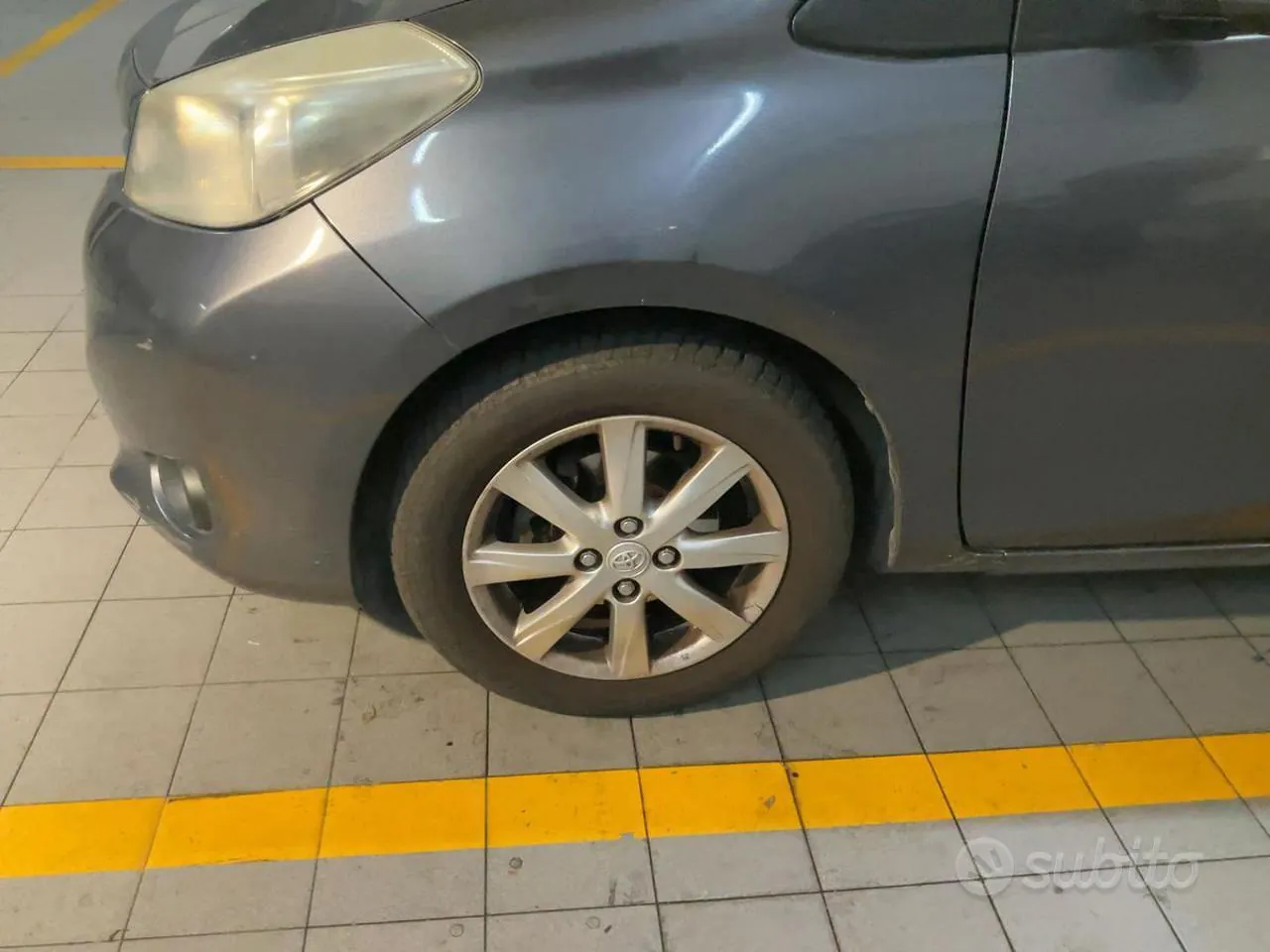Toyota Yaris 2012 photo 2