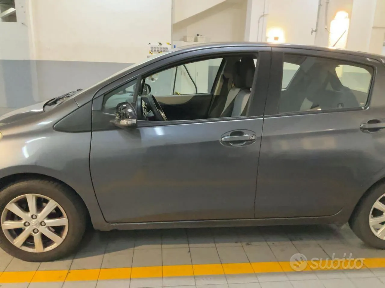 Toyota Yaris 2012 photo 3