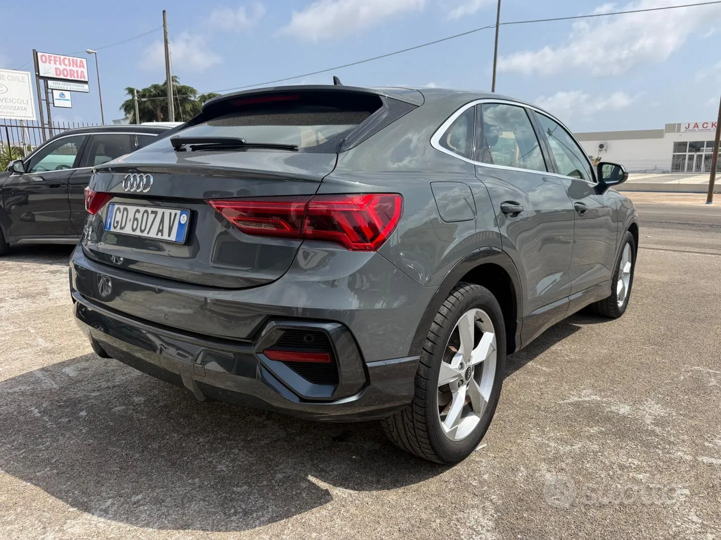 Audi Q3 2020 photo 5