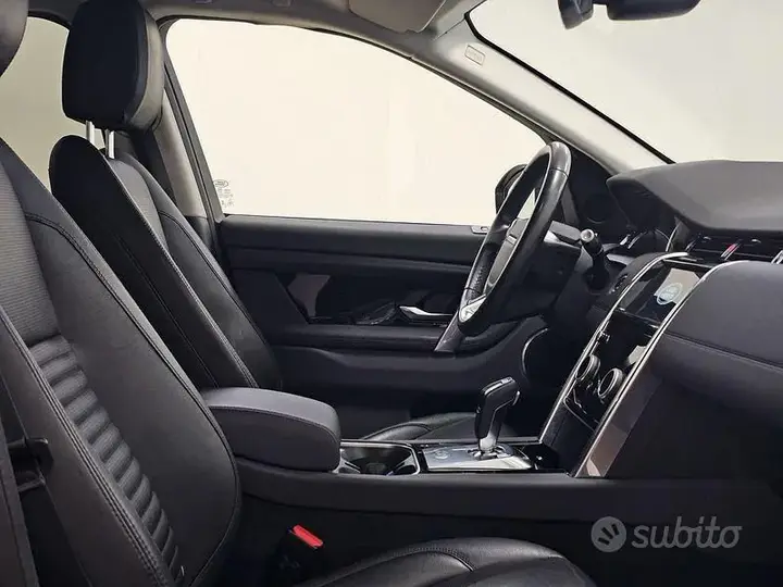 Land Rover Discovery Sport 2020 photo 3