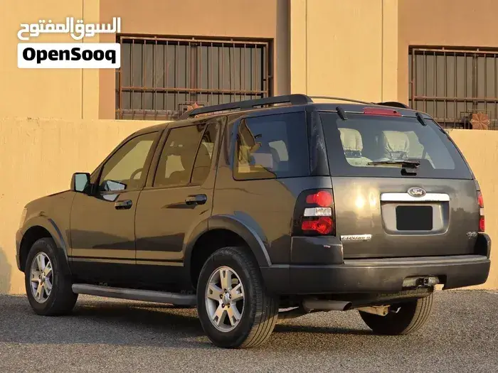 Ford Explorer 2010 photo 4
