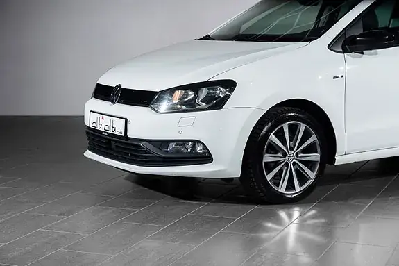 Volkswagen Polo 2015 photo 2