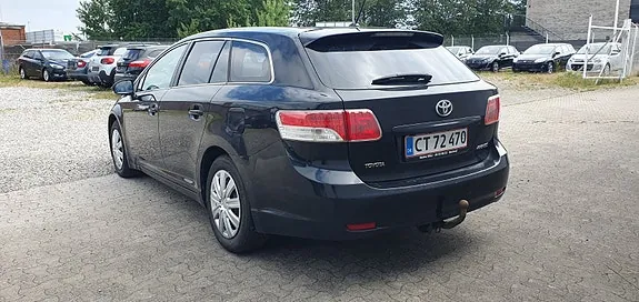 Toyota Avensis 2010 photo 3