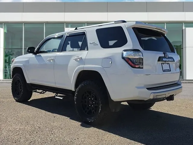 Toyota 4Runner 2018 photo 3