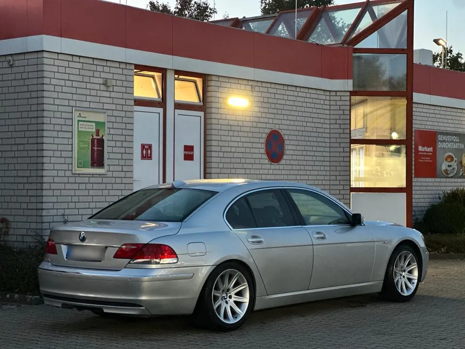 BMW 740I