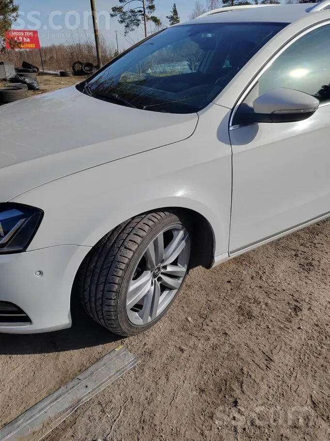 Volkswagen Passat 2013 photo 2