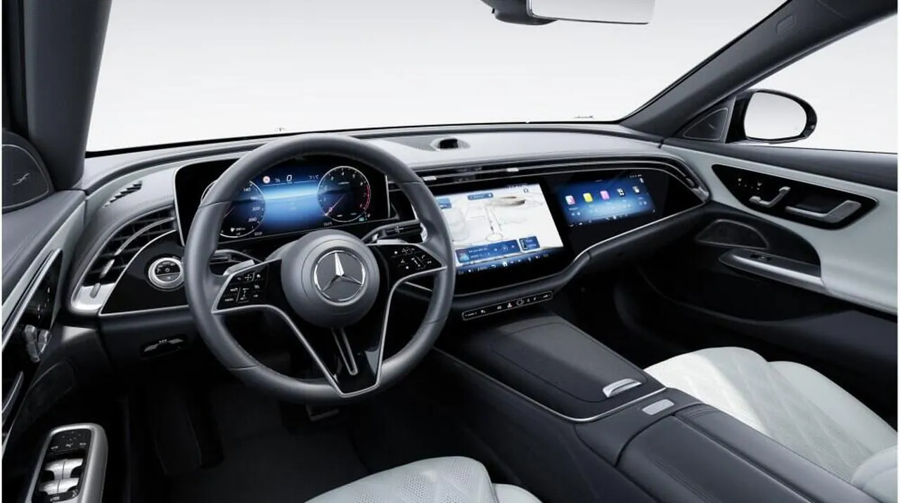 Mercedes-Benz E-Class photo 5