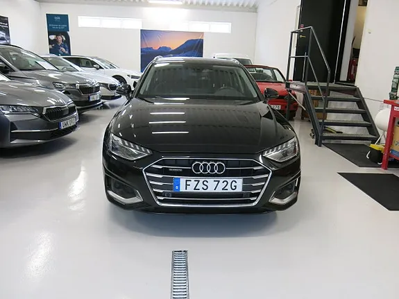 Audi A4 2023 photo 2