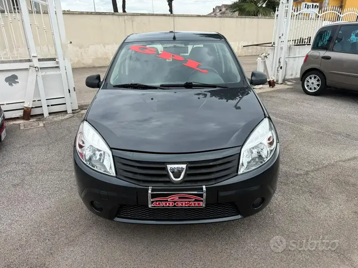 Dacia Sandero 2010 photo 2