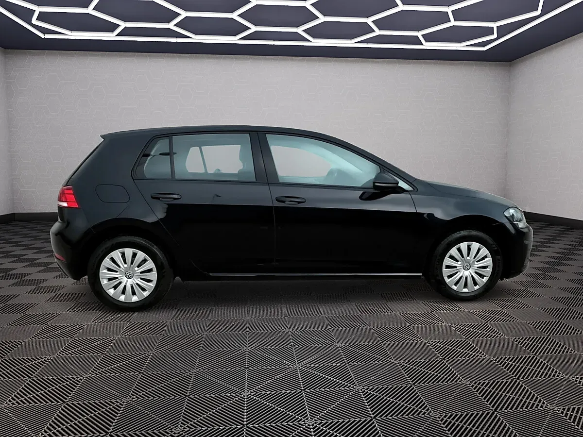 Volkswagen Golf 2018 photo 2