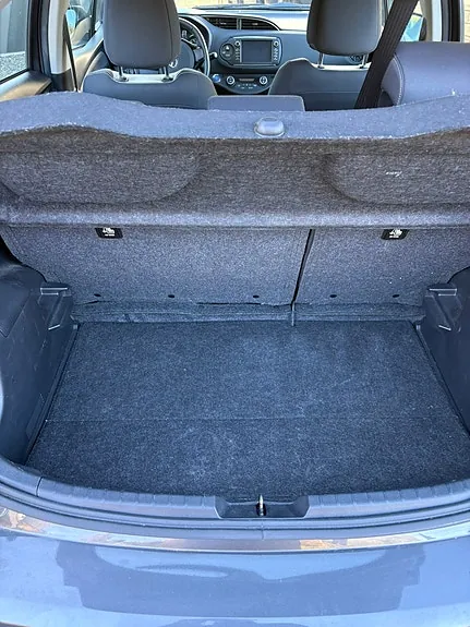 Toyota Yaris 2017 photo 2