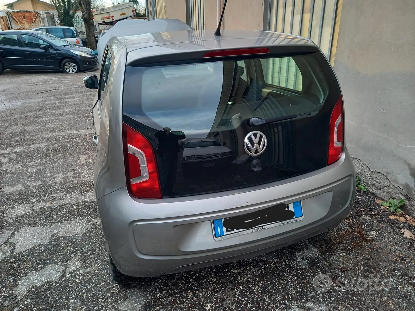 Volkswagen Up 2015 photo 2