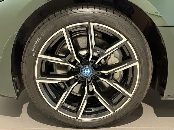 BMW I4 2022 photo 5