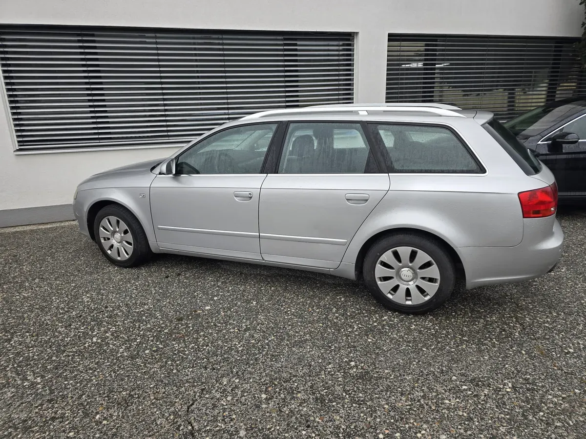 Audi A4 2005 photo 2
