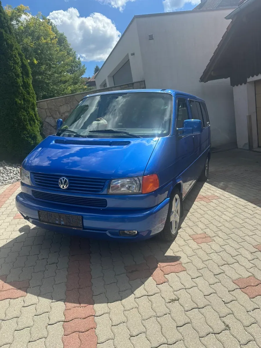 Volkswagen Multivan 2000 photo 2