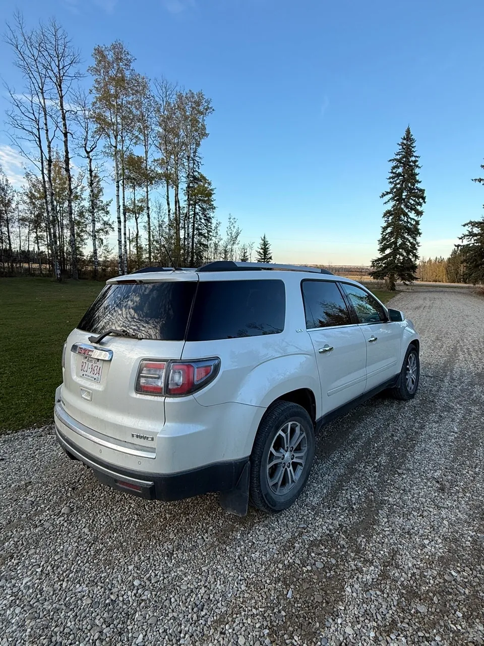 GMC Acadia 2013 photo 2