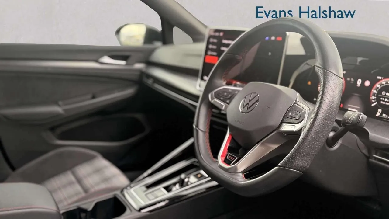 Volkswagen Golf 2024 photo 3