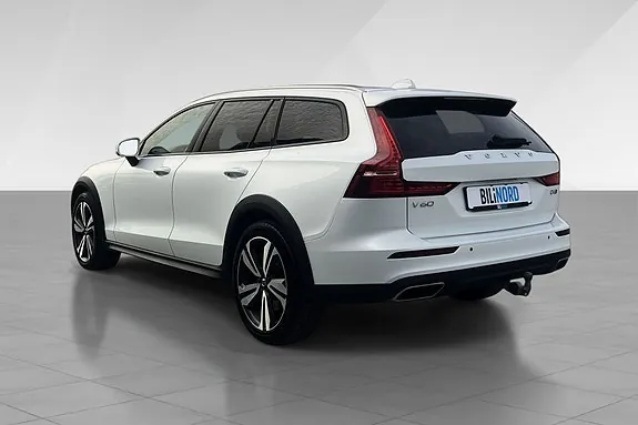 Volvo V60 Cross Country 2019 photo 4