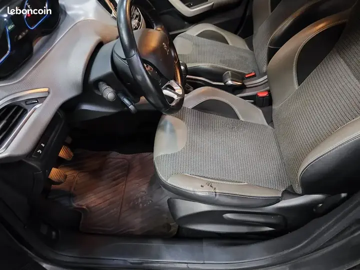 Peugeot 2008 2016 photo 2