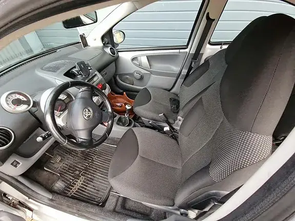 Toyota Aygo 2010 photo 5