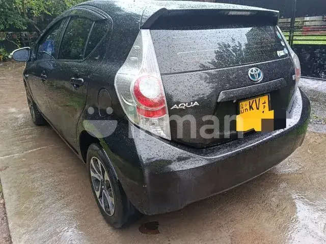 Toyota Aqua 2012 photo 4