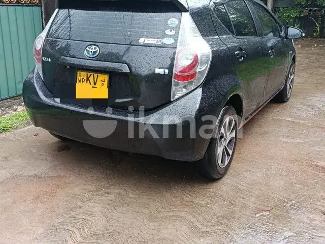 Toyota Aqua 2012 photo 3