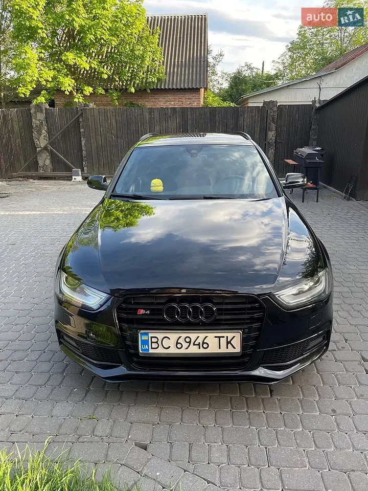 Audi A4 2012 photo 3