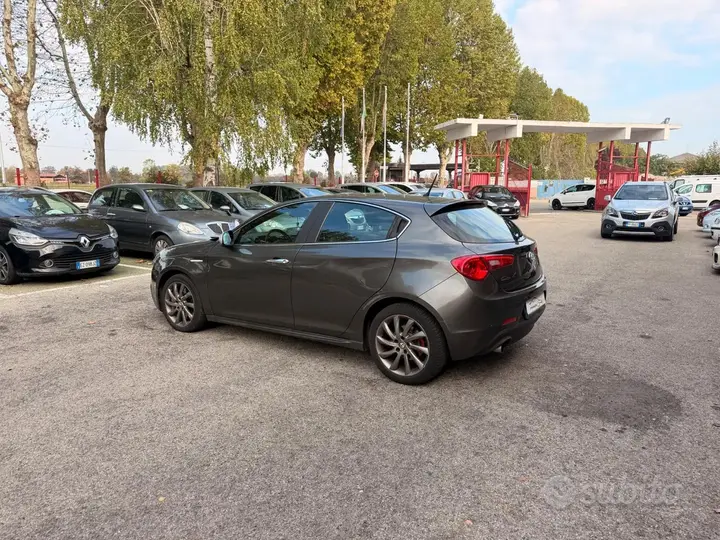 Alfa Romeo Giulietta 2010 photo 4