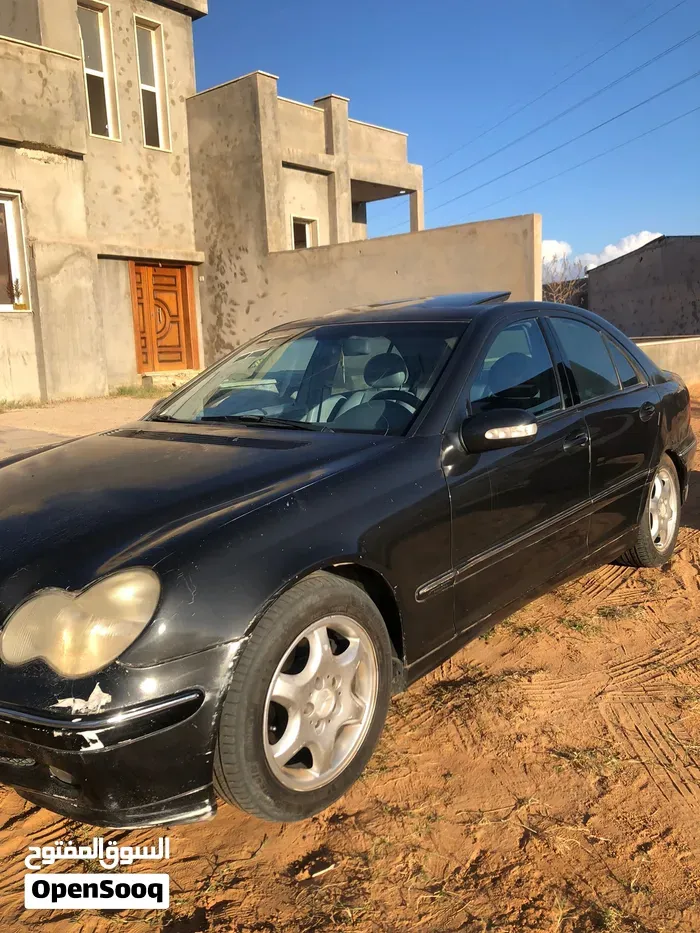 Mercedes-Benz C-Class 2004 photo 3