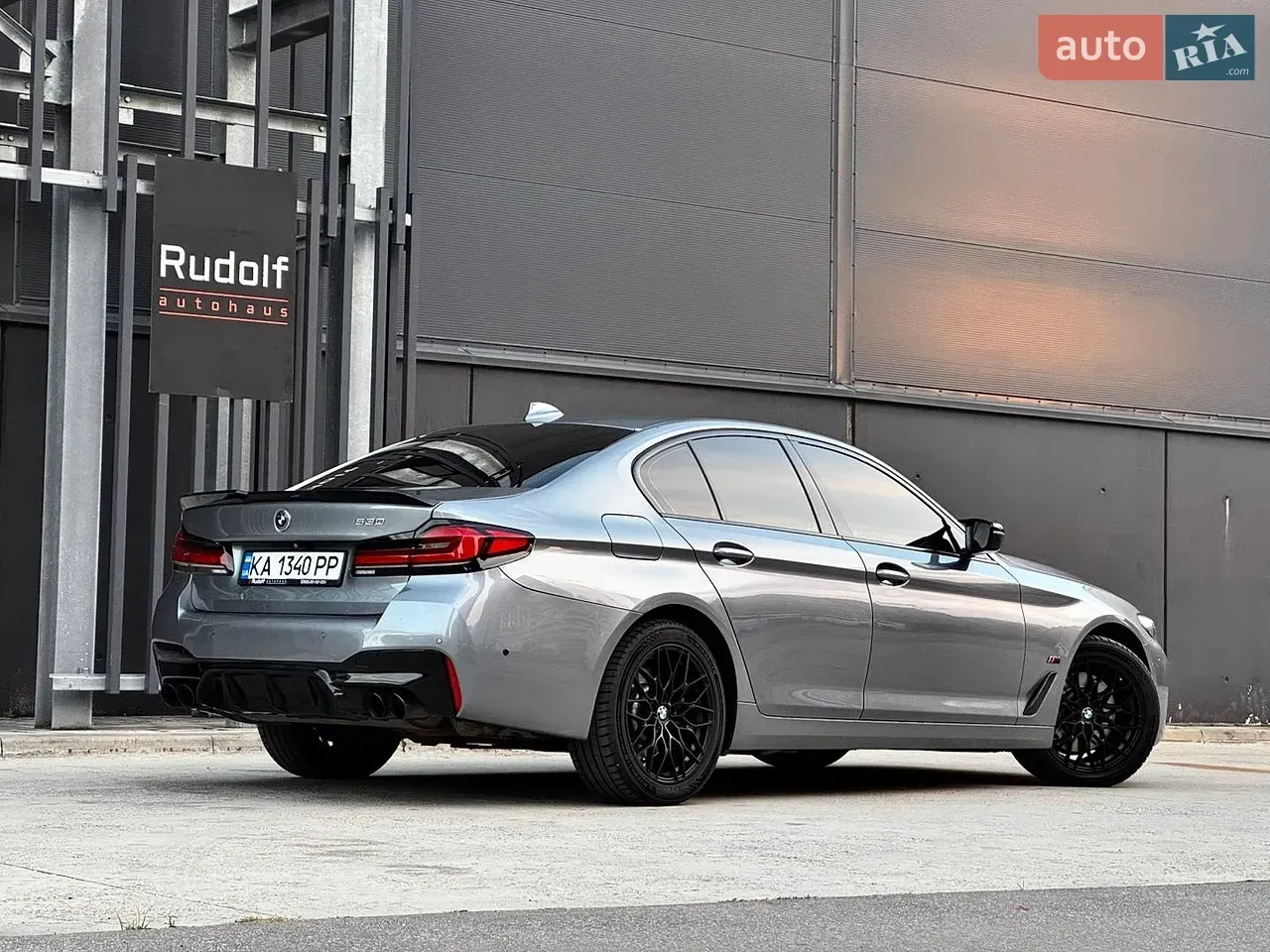 BMW 5 Series 2019 photo 5
