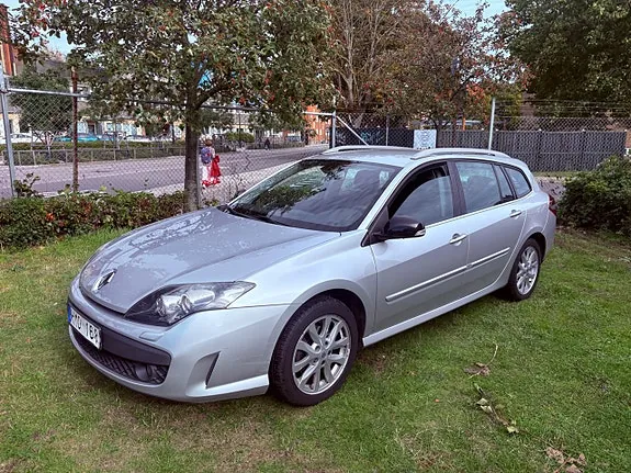 Renault Laguna 2011 photo 5