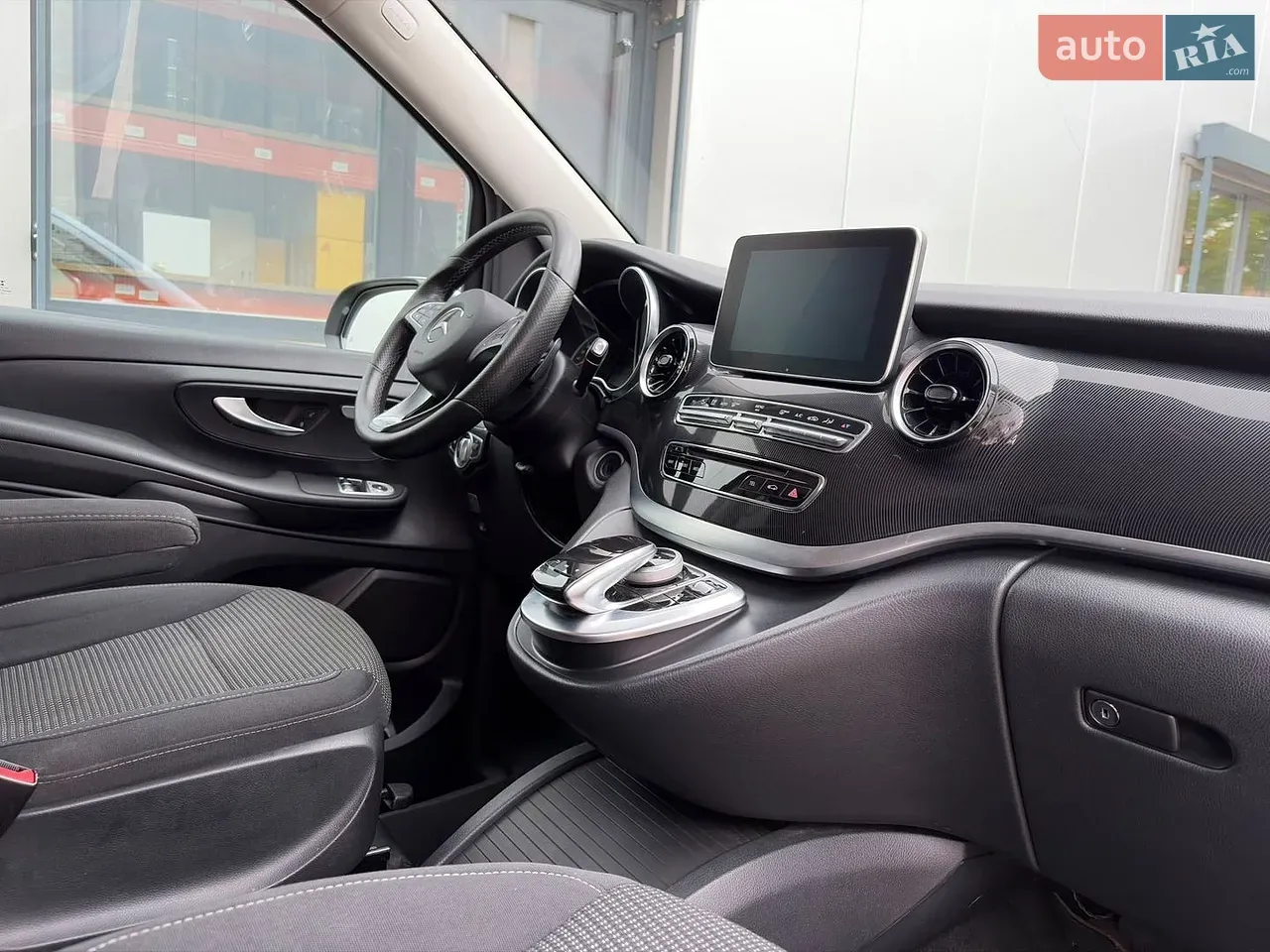 Mercedes-Benz V-Class 2019 photo 4